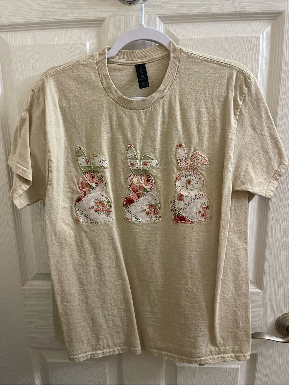 Blank Beige Bunny Appliqué Short-Sleeve T-Shirt